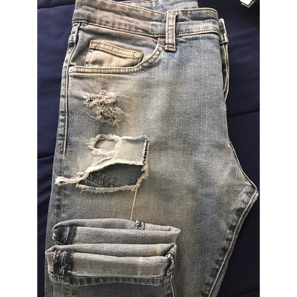 H&M Distressed Denim Vintage Wash - Picture 3 of 3